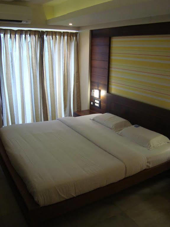 Hotel Madhuvan Serai Manipal Luaran gambar